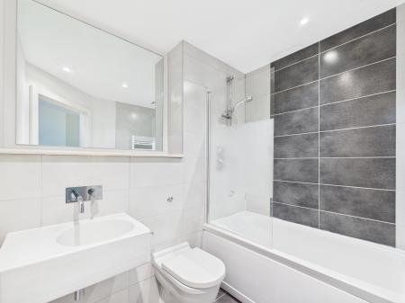 2 bedroom Flat to let in Essex Street, City Centre, Birmingham, B5