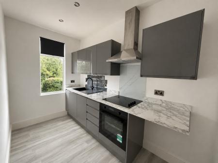 2 bedroom Flat to let in Sandon Road, Harborne, Birmingham, B17
