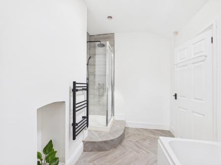 2 bedroom Flat to let in Sandon Road, Harborne, Birmingham, B17