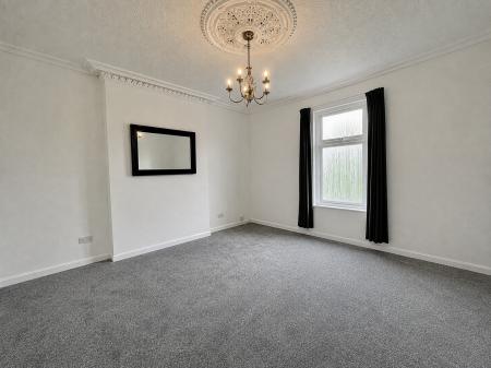 2 bedroom Flat to let in Sandon Road, Harborne, Birmingham, B17