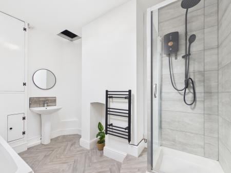 2 bedroom Flat to let in Sandon Road, Harborne, Birmingham, B17