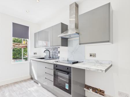2 bedroom Flat to let in Sandon Road, Harborne, Birmingham, B17