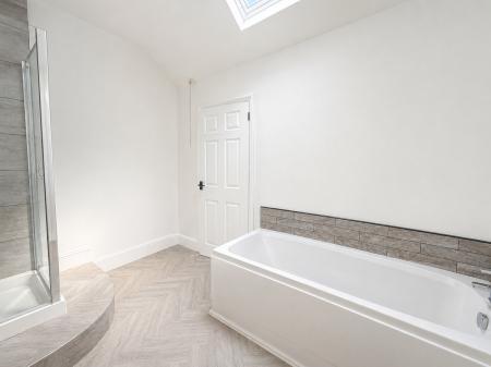 2 bedroom Flat to let in Sandon Road, Harborne, Birmingham, B17
