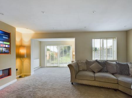 3 bedroom Semi-detached house to let in Reddicap Heath Road, Sutton Coldfield, B75