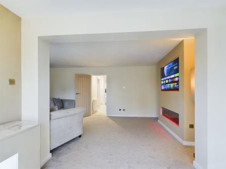 3 bedroom Semi-detached house to let in Reddicap Heath Road, Sutton Coldfield, B75