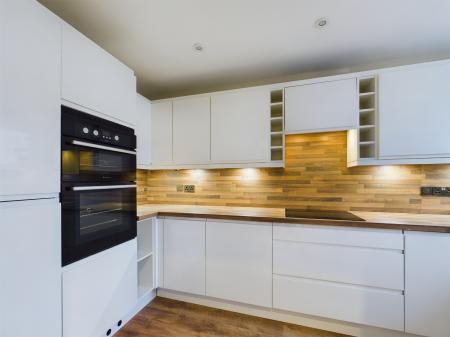 3 bedroom Semi-detached house to let in Reddicap Heath Road, Sutton Coldfield, B75