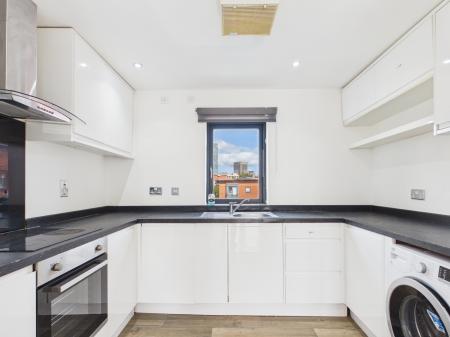 2 bedroom Flat for sale in Rickman Drive, Birmingham, B15