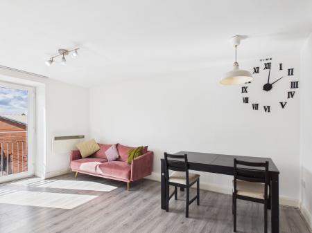 2 bedroom Flat for sale in Rickman Drive, Birmingham, B15
