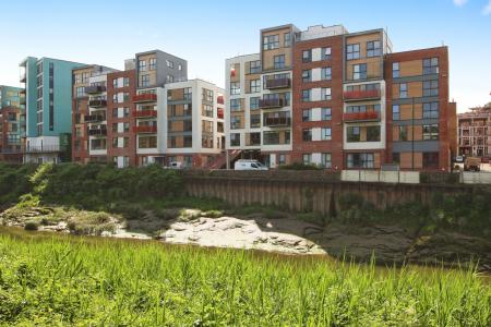 2 bedroom Flat for sale in Paintworks, Arnos Vale, Bristol, BS4