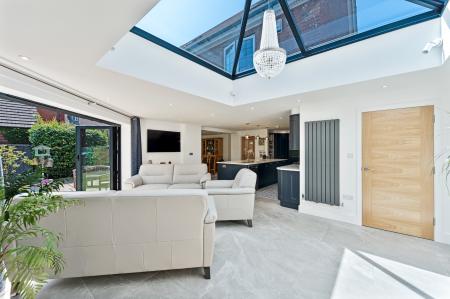 6 bedroom Detached house for sale in Queens Drive, Taunton, TA1