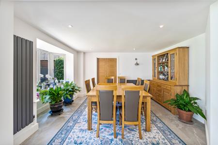 6 bedroom Detached house for sale in Queens Drive, Taunton, TA1