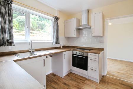 3 bedroom Semi-detached house to let in Ilsyn Grove, Stockwood, Bristol, BS14