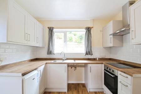 3 bedroom Semi-detached house to let in Ilsyn Grove, Stockwood, Bristol, BS14