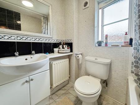 4 bedroom Detached house for sale in Hither Bath Bridge, Brislington, BS4