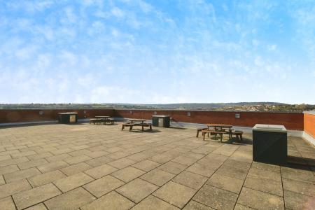 2 bedroom Flat to let in Airpoint, Skypark Road, BS3