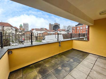 2 bedroom Town house to let in Redcross Lane, Old Market, Bristol, BS2