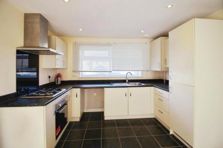 2 bedroom Flat for sale in Great Brier Leaze, Patchway, BS34