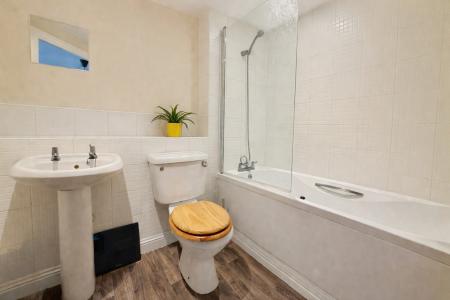 2 bedroom Flat for sale in York Road, Bedminster, Bristol, BS3