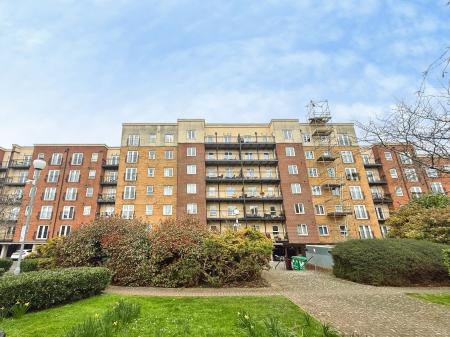 2 bedroom Flat for sale in York Road, Bedminster, Bristol, BS3