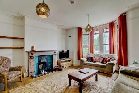 1 bedroom Flat for sale in Bath Road, Brislington, Bristol, BS4