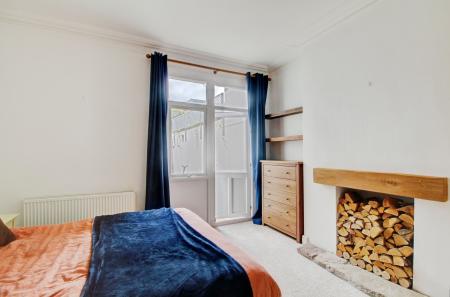 1 bedroom Flat for sale in Bath Road, Brislington, Bristol, BS4