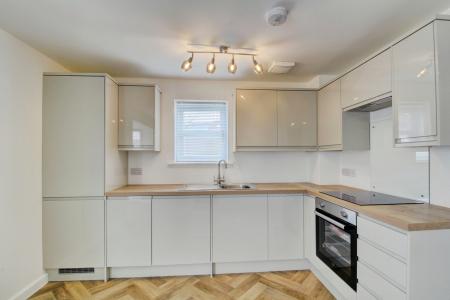 2 bedroom Flat for sale in Highridge Court, Highridge Green, Bristol, BS13