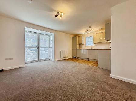 2 bedroom Flat for sale in Highridge Court, Highridge Green, Bristol, BS13