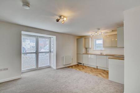 2 bedroom Flat for sale in Highridge Court, Highridge Green, Bristol, BS13