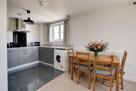 1 bedroom Flat to let in East Fields Road, Stoke Gifford, BS16