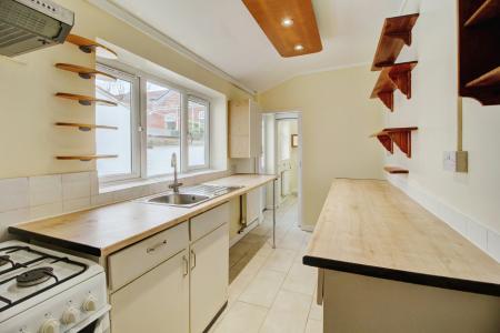 2 bedroom Terraced House to let in Hebron Road, Bedminster, Bristol, BS3