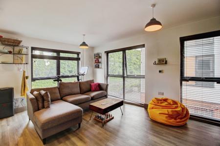 2 bedroom Flat to let in Paintworks, Arnos Vale, Bristol, BS4
