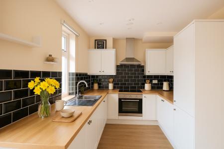 3 bedroom Semi-detached house to let in Whitefield Road, Speedwell, Bristol, BS5