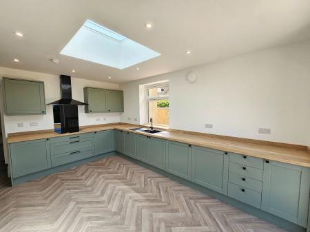 3 bedroom Cottage to let in 6 High Street, Backwell, BS29