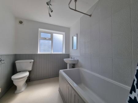 4 bedroom Semi-detached house to let in Brooklyn, Wrington, BS40
