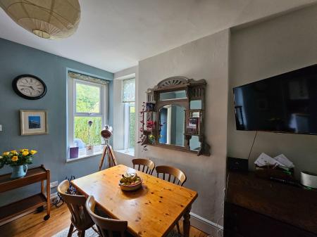 3 bedroom Semi-detached house to let in Cliff Street, Cheddar, BS27