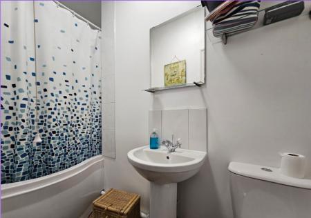 3 bedroom Semi-detached house to let in Cliff Street, Cheddar, BS27