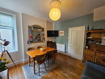 3 bedroom Semi-detached house to let in Cliff Street, Cheddar, BS27