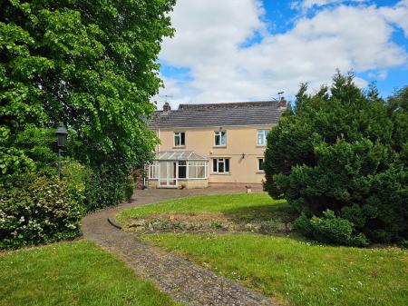 3 bedroom Detached house to let in Backwell Hill Road, Backwell, BS48
