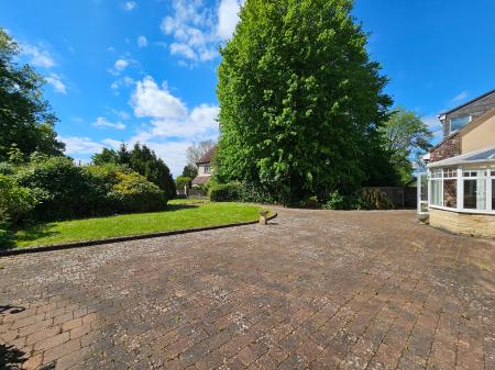 3 bedroom Detached house to let in Backwell Hill Road, Backwell, BS48