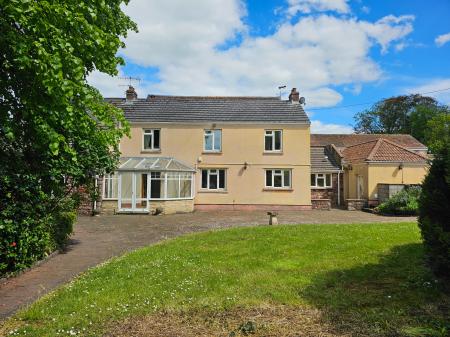 3 bedroom Detached house to let in Backwell Hill Road, Backwell, BS48