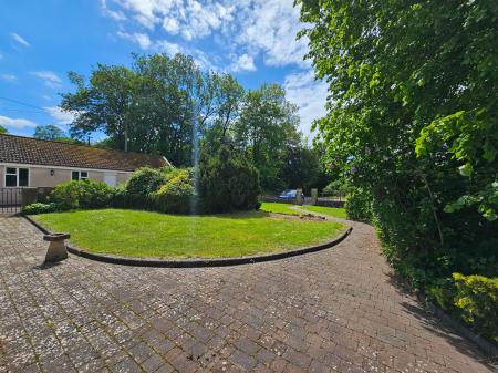 3 bedroom Detached house to let in Backwell Hill Road, Backwell, BS48