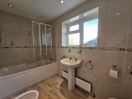 3 bedroom Detached house to let in Backwell Hill Road, Backwell, BS48