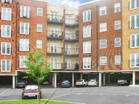 2 bedroom Flat for sale in Squires Court, Bedminster, Bristol, BS3