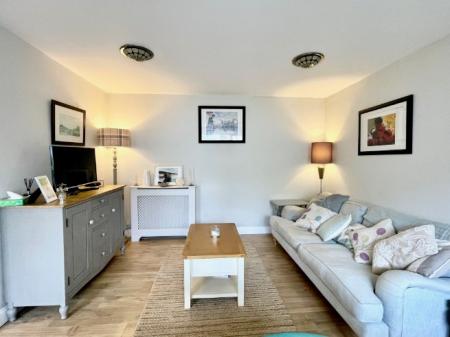 4 bedroom Detached house to let in Fairfield Close, Backwell, BS48