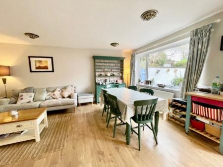 4 bedroom Detached house to let in Fairfield Close, Backwell, BS48