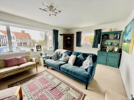 4 bedroom Detached house to let in Fairfield Close, Backwell, BS48