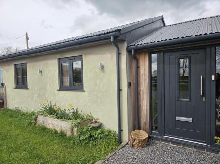 1 bedroom Barn Conversion to let in Cheddar Road, Cocklake, BS28