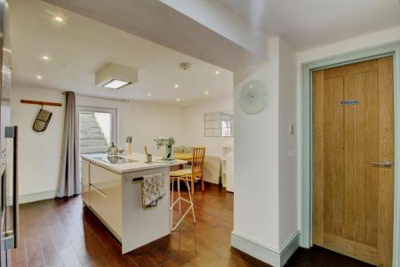 2 bedroom Flat to let in Victoria Walk, Cotham, Bristol, BS6