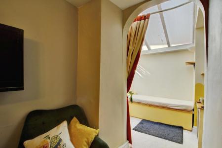 2 bedroom Flat to let in Victoria Walk, Cotham, Bristol, BS6