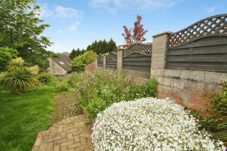 3 bedroom Semi-detached house to let in Lees Hill, Kingswood, Bristol, BS15